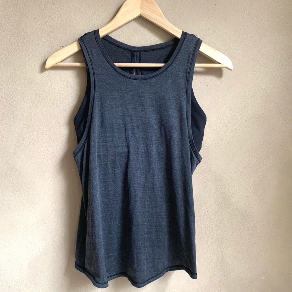 EUC✨Lululemon Built In Bra Top - Picture 2 of 12